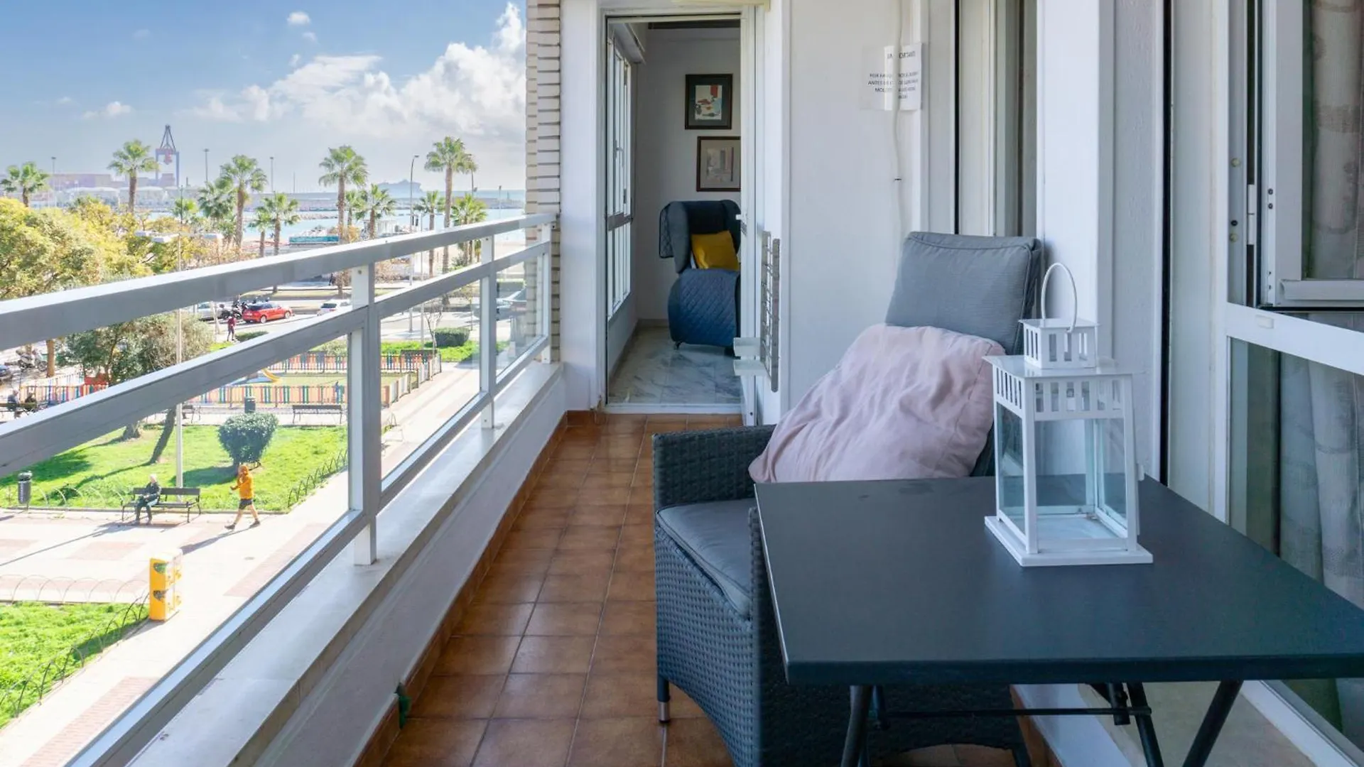 Sea Breeze Getaway Apartment Malaga Spain