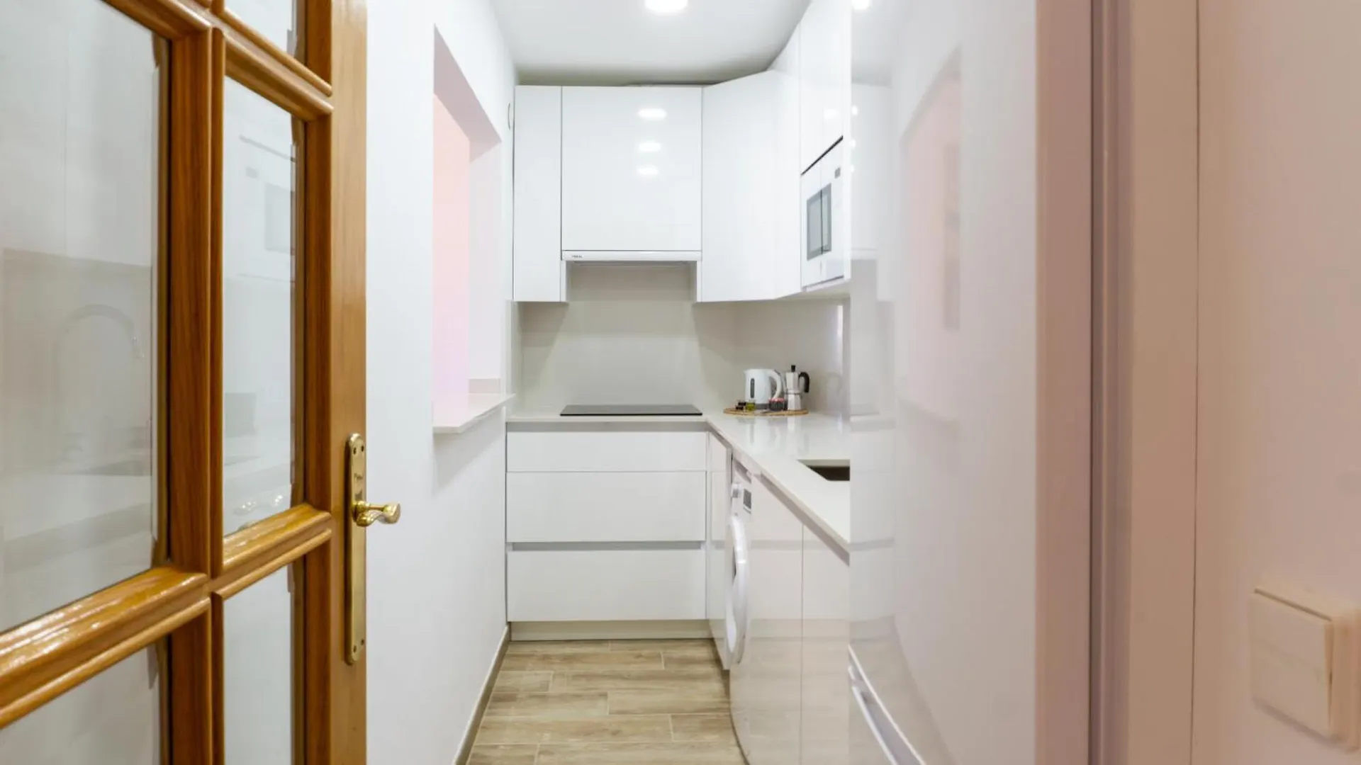 Sea Breeze Getaway Apartment Malaga Spain